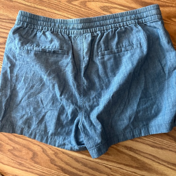 J crew elastic denim color comfortable shorts. Medium - Picture 3 of 4